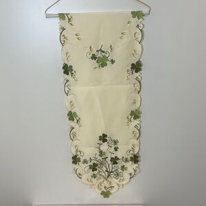 Shamrock Table Topper